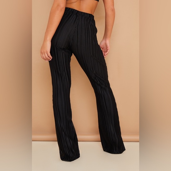 *NWT* PrettyLittleThing Women’s Black Flared Plisse Pants, Size 4 - Picture 3 of 12